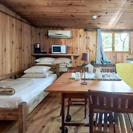 1 Bedroom Pet Friendly In * Mazeyrolles