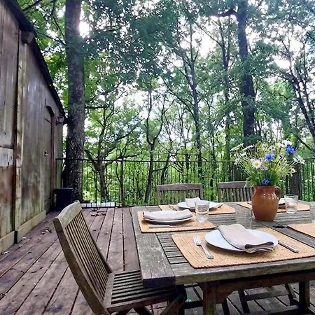 1 Bedroom Pet Friendly In Holiday home Mazeyrolles